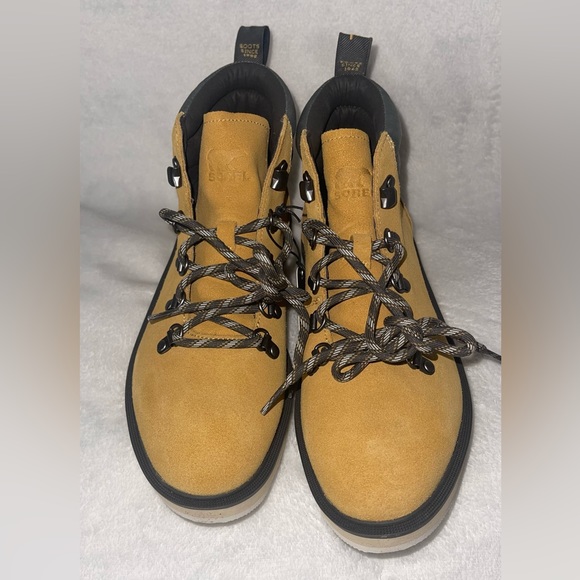 Sorel Hi-Line hiking (women) NWB - Picture 6 of 13